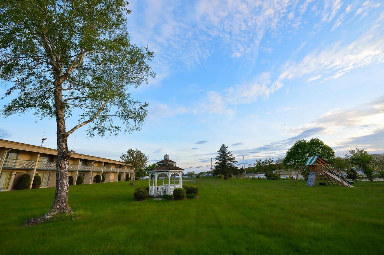 Riverview Inn & Suites Somerset Exterior photo