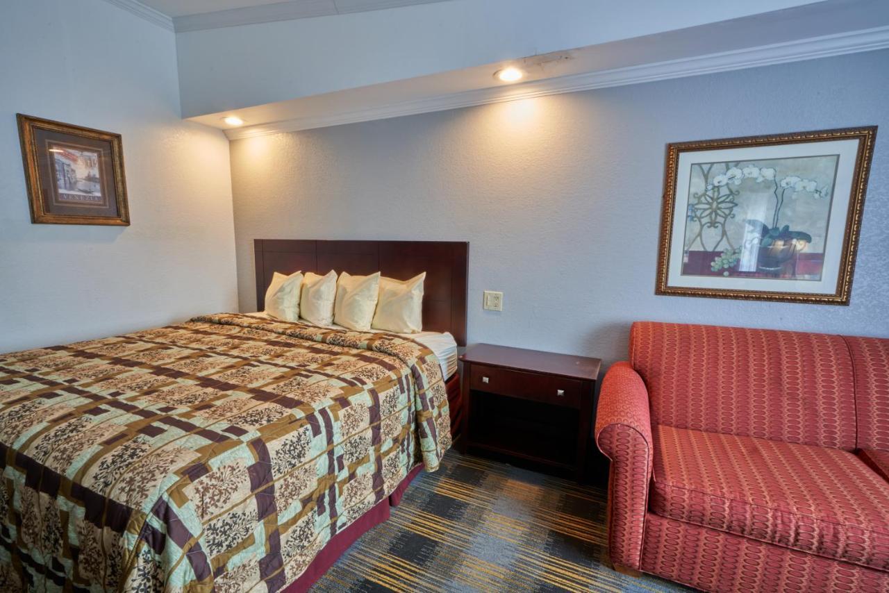 Riverview Inn & Suites Somerset Exterior photo