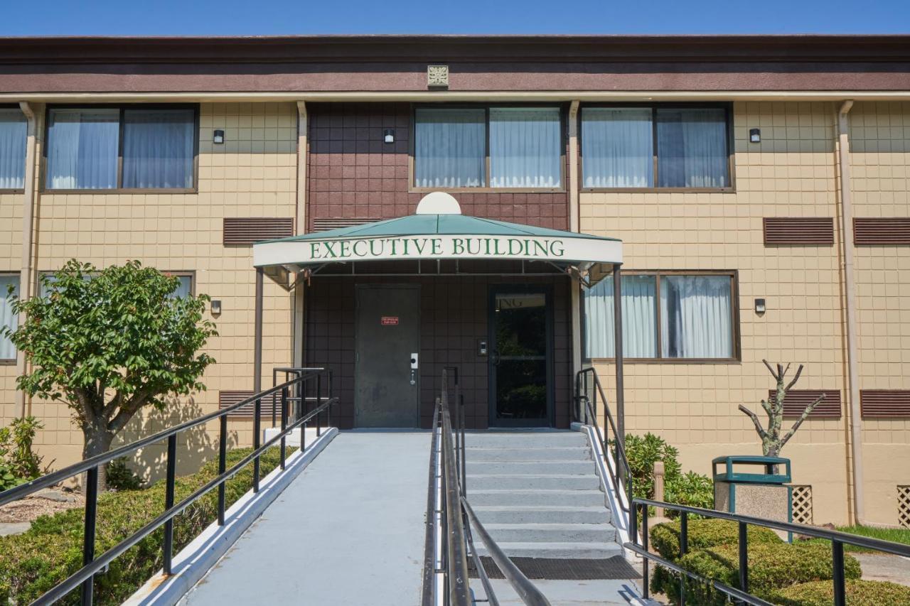 Riverview Inn & Suites Somerset Exterior photo