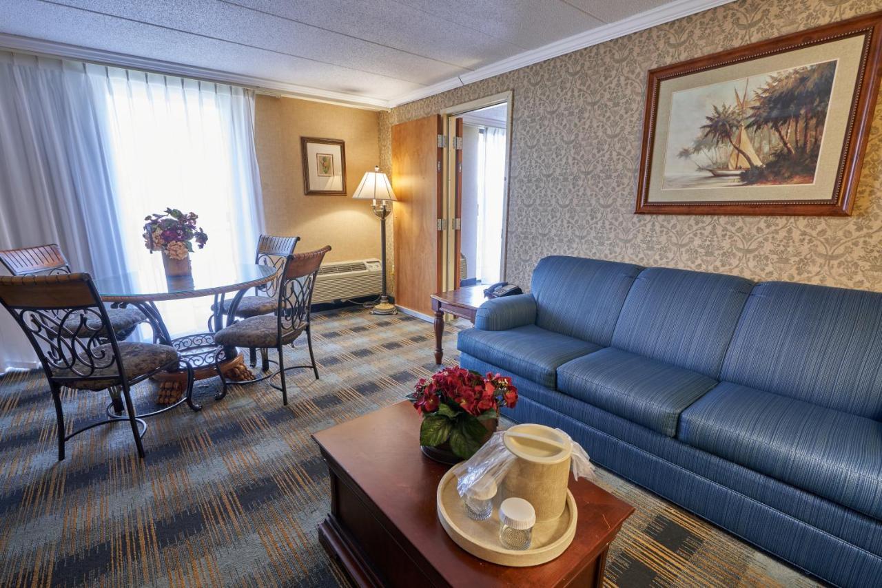 Riverview Inn & Suites Somerset Exterior photo